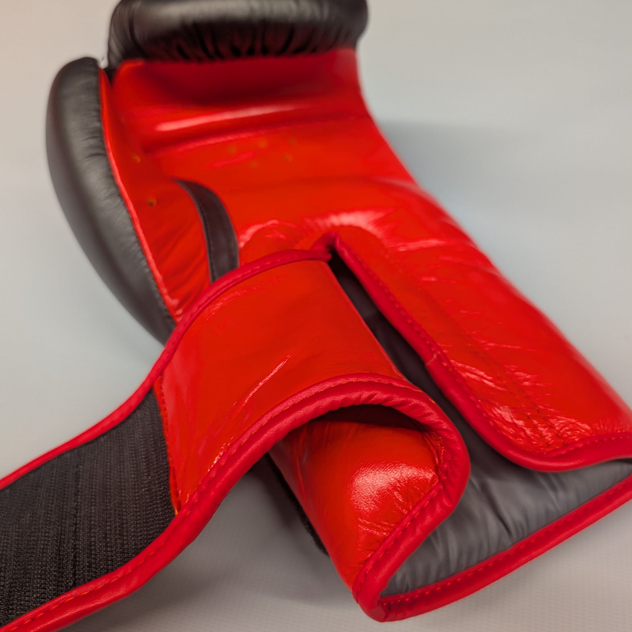 16oz Boxing Gloves - FH1 - Logo - The Fight Hub